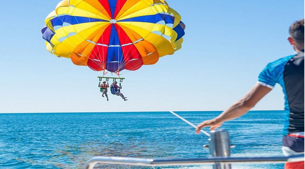 Parasailing Top 8 Water Activities in Kerala That You Must Try in 2021 Beautiful Global