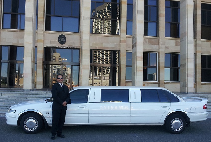 limousine ride in dubai Top Luxury Rides in Dubai Beautiful Global